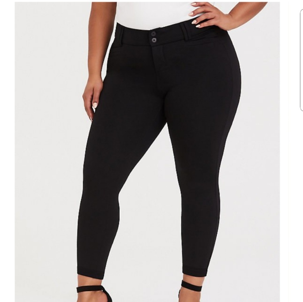 Studio Signature Ponte Skinny Ankle Pant